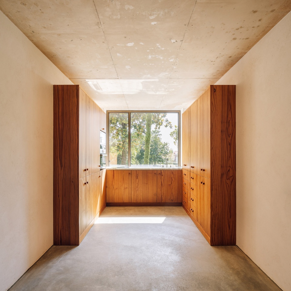 HOUSE 2 OPORTO by Ricardo Bak Gordon