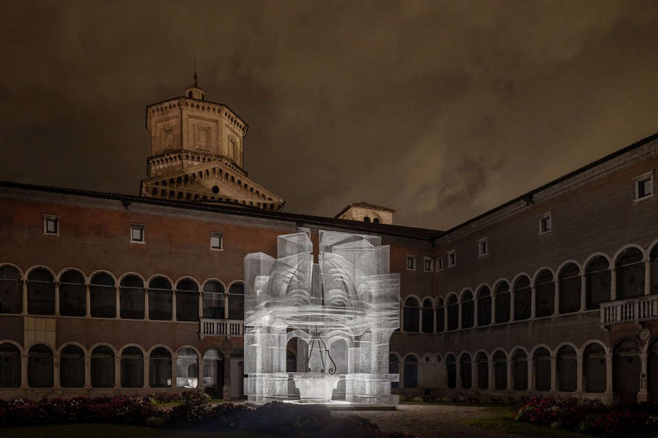 Sacral Edoardo Tresoldi