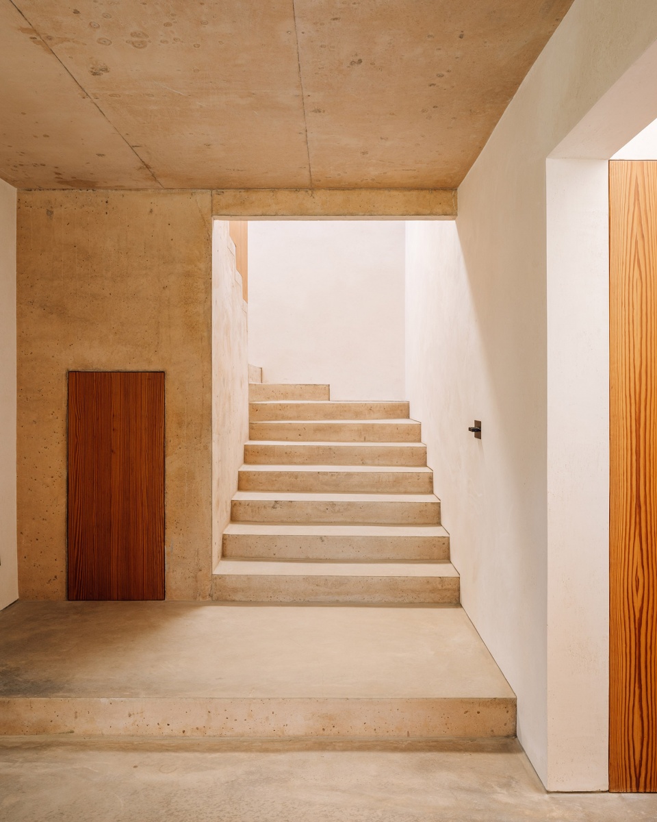 HOUSE 2 OPORTO by Ricardo Bak Gordon