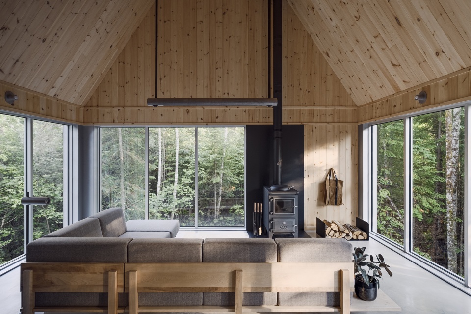 beside chalets by appareil architecture
