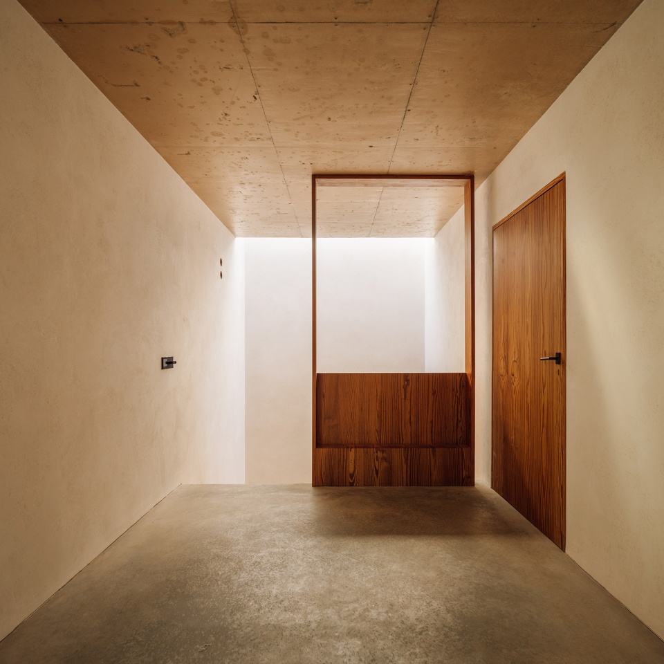 HOUSE 2 OPORTO by Ricardo Bak Gordon