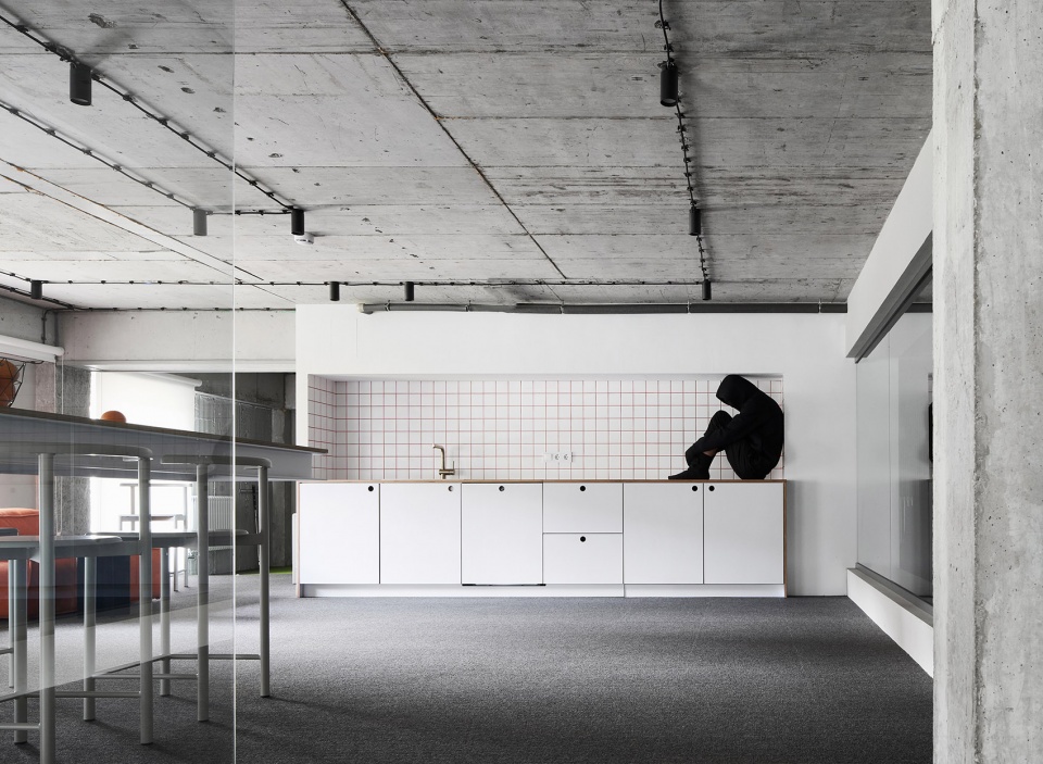 Office AV by Line Design Studio