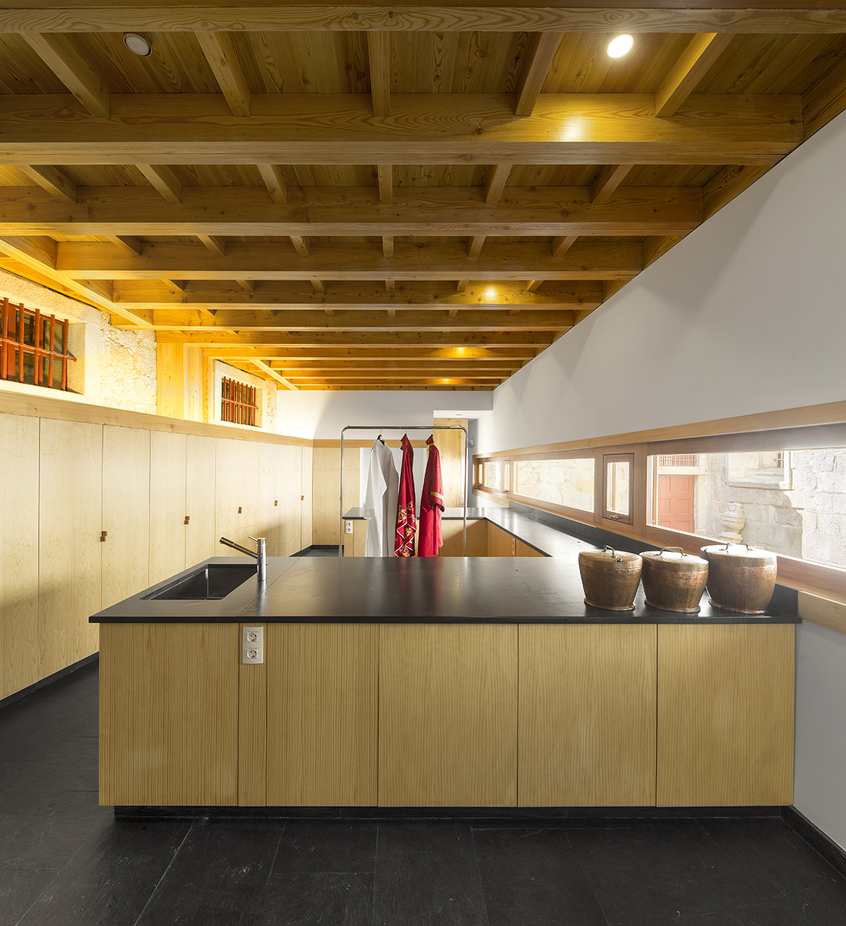 refurbishment of cabido facilities by carlos castanheira clara bastai