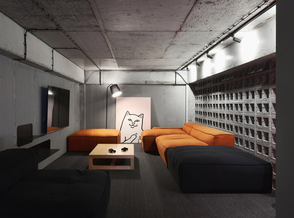 Office AV by Line Design Studio