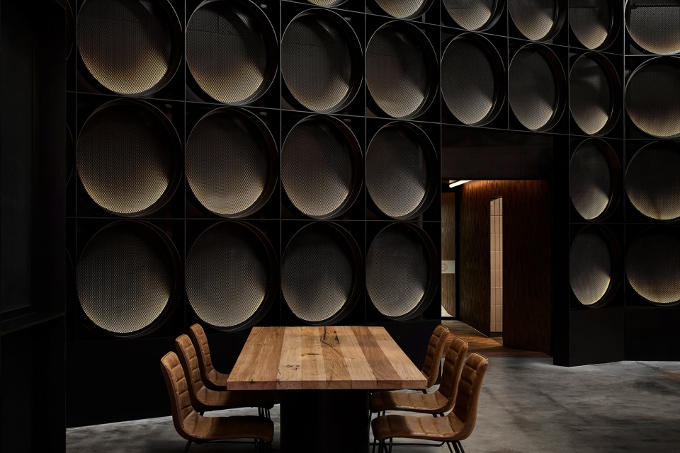 deeds brewing taproom by splinter society architecture