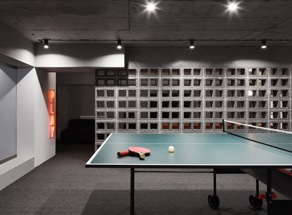 Office AV by Line Design Studio