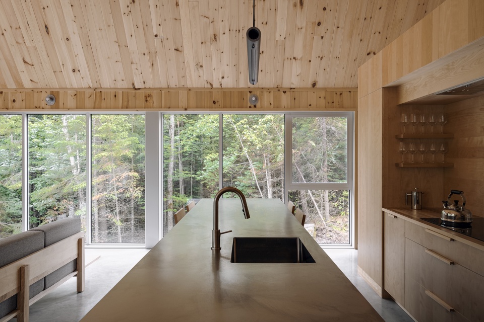 beside chalets by appareil architecture