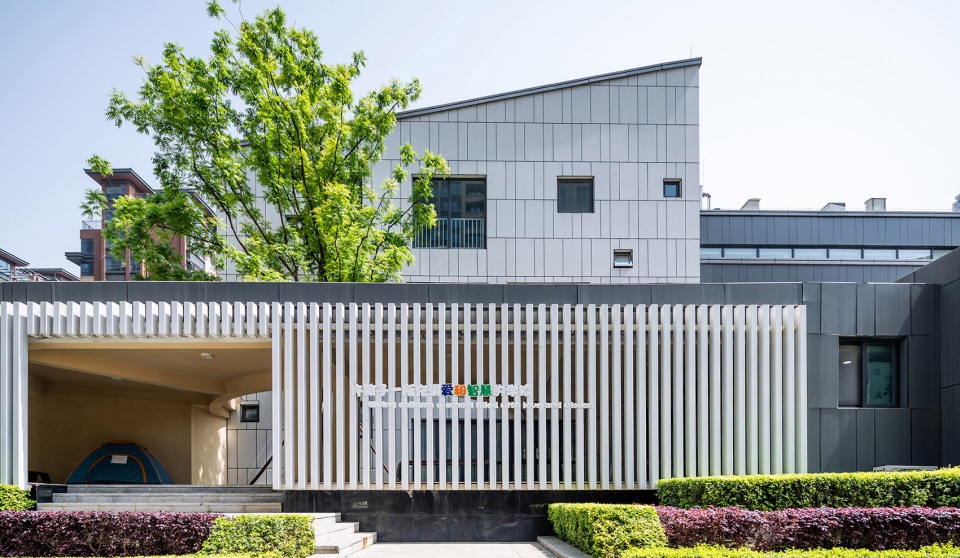 Longquan Tianli Primary School by Jas design