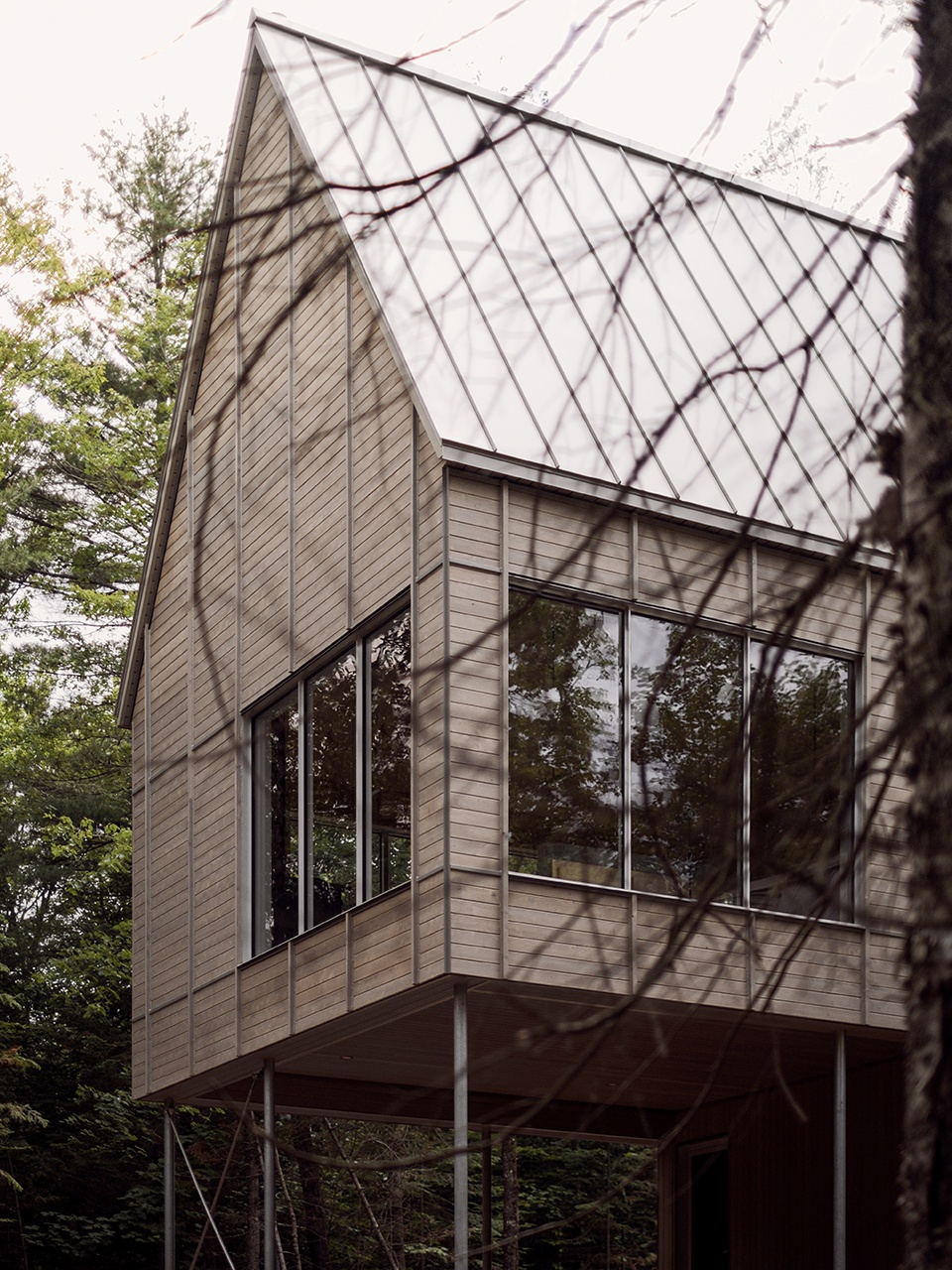 beside chalets by appareil architecture