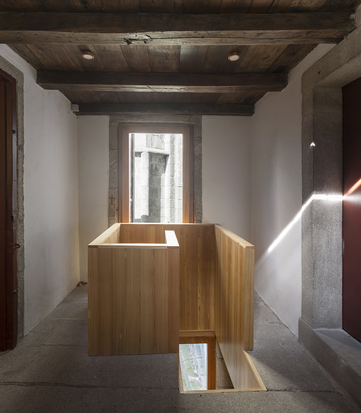 refurbishment of cabido facilities by carlos castanheira clara bastai