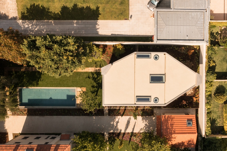 HOUSE 2 OPORTO by Ricardo Bak Gordon