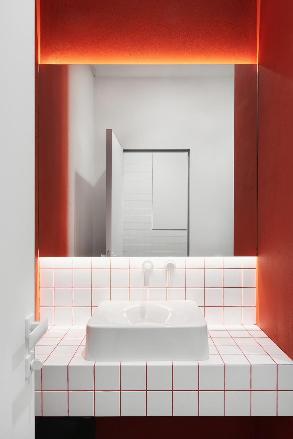 Office AV by Line Design Studio