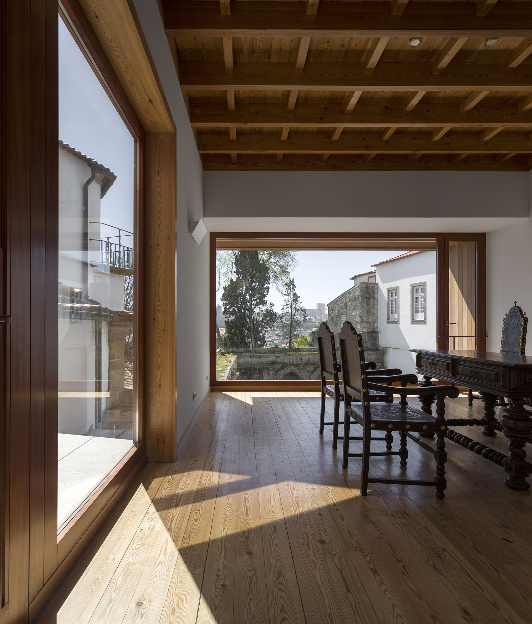 refurbishment of cabido facilities by carlos castanheira clara bastai