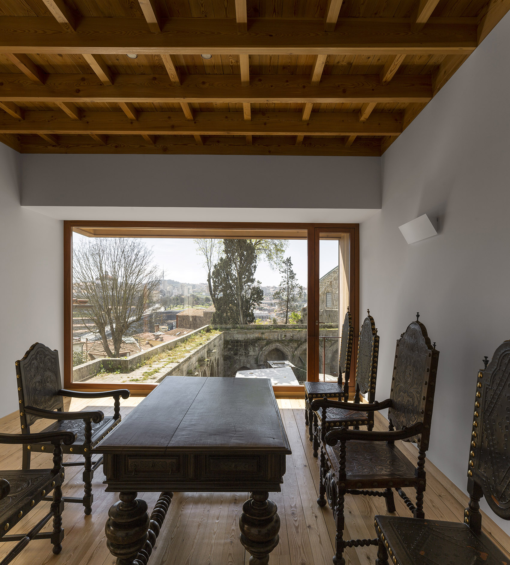 refurbishment of cabido facilities by carlos castanheira clara bastai