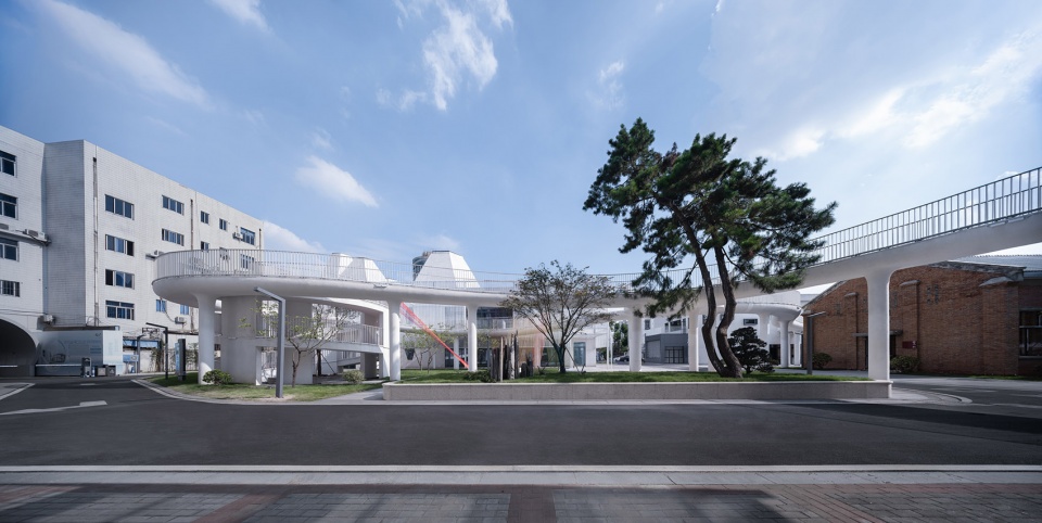 Jiangnan District Embroidered Garment Factory MINAX