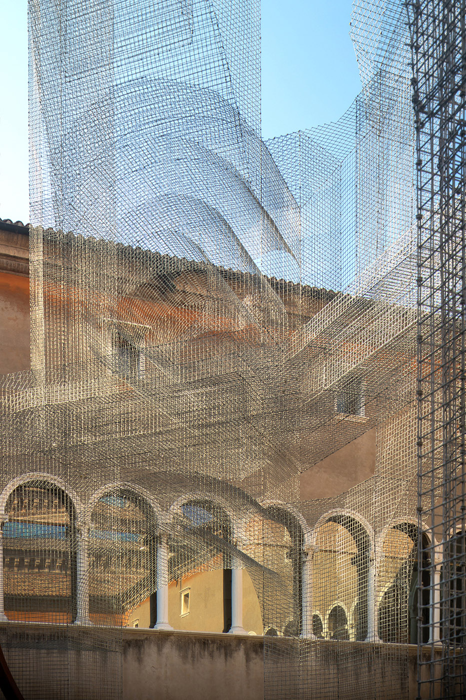 Sacral Edoardo Tresoldi