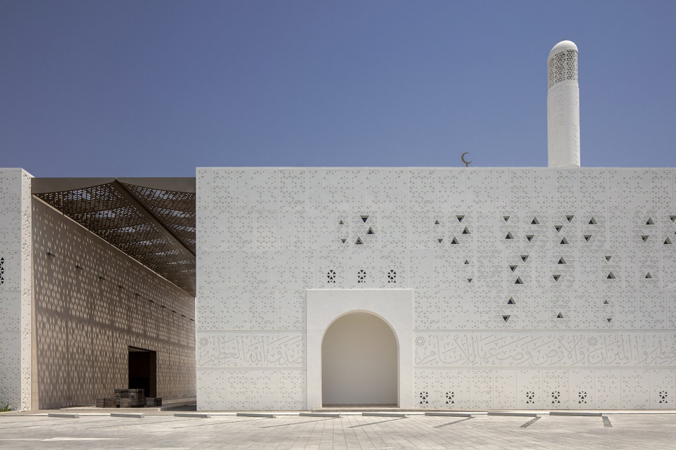 Mosque of The Late Mohamed Abdulkhaliq Gargash DABBAGH ARCHITECTS