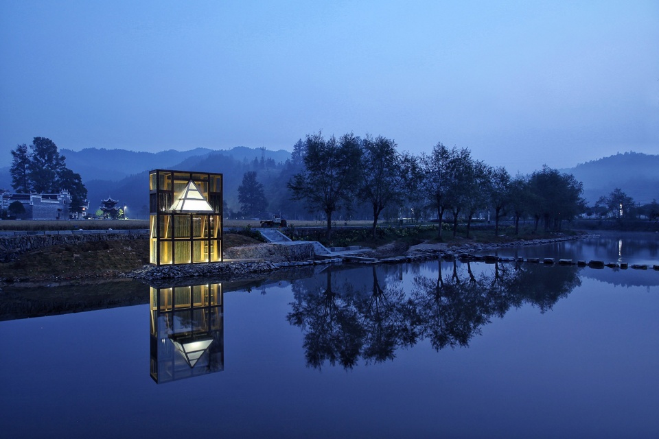 under 35 li hao