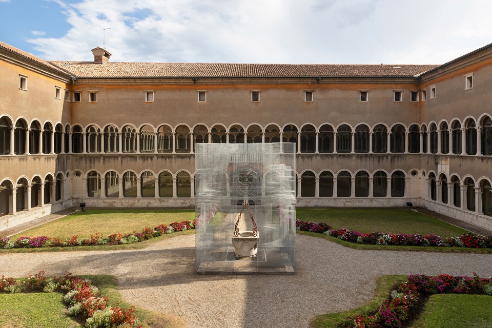 Sacral Edoardo Tresoldi