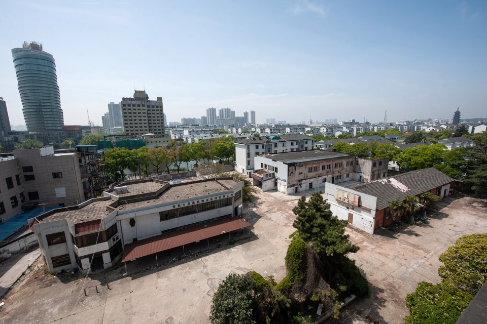 Jiangnan District Embroidered Garment Factory MINAX