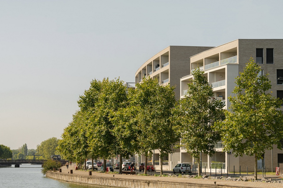ilot 13B Rives de la Haute Deule by KAAN Architecten