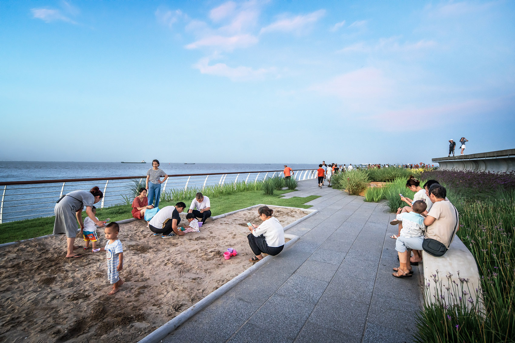 Ecological and Civic Transformation of the Waterfront of Baoshan Binjiang Phase I by Daguan Landscape Design