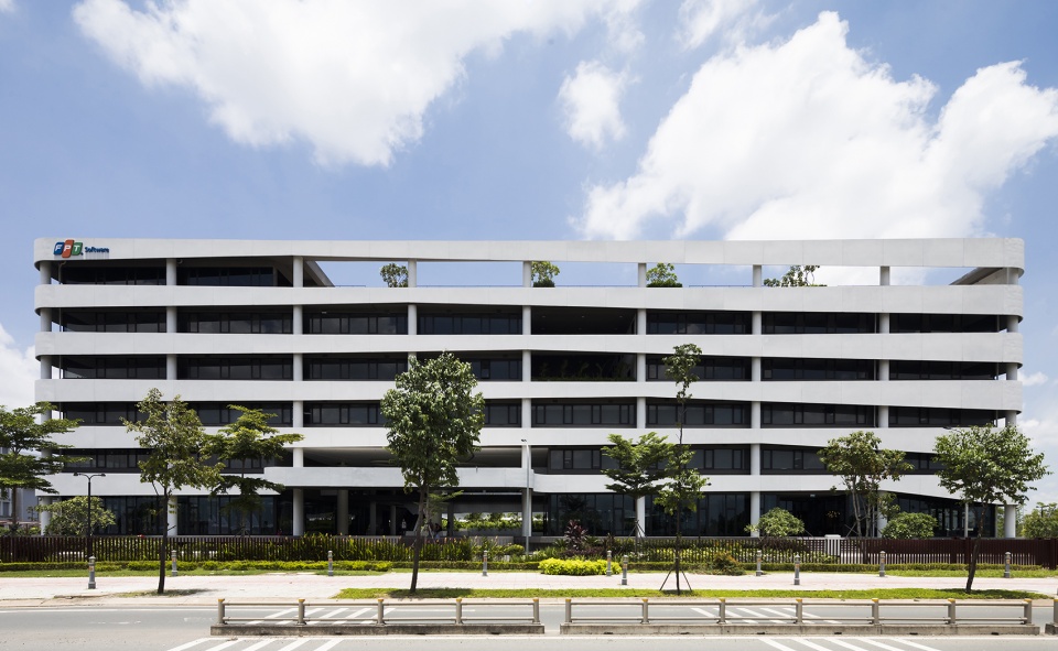 concrete waves by g8a architecture