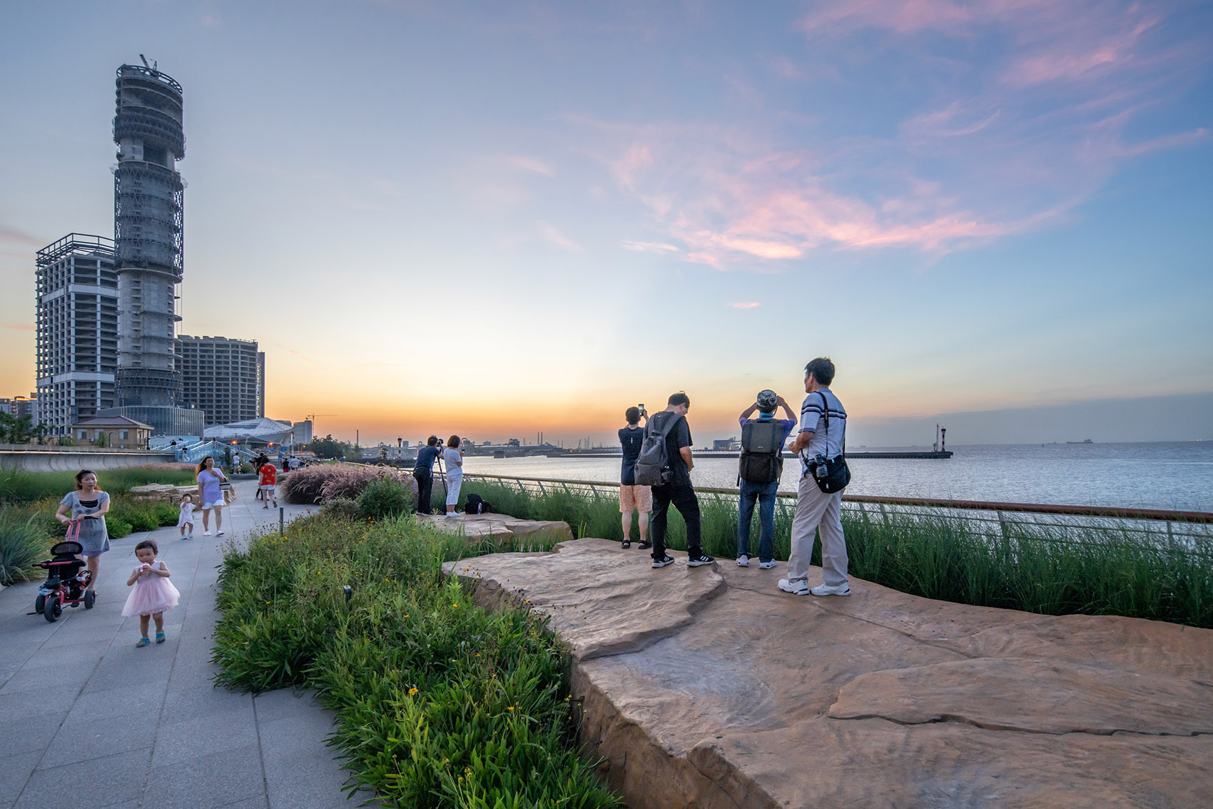 Ecological and Civic Transformation of the Waterfront of Baoshan Binjiang Phase I by Daguan Landscape Design