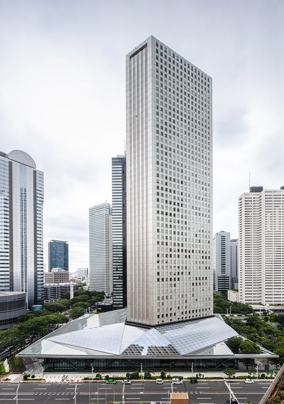 shinjuku sumitomo building by nikken sekkei ltd