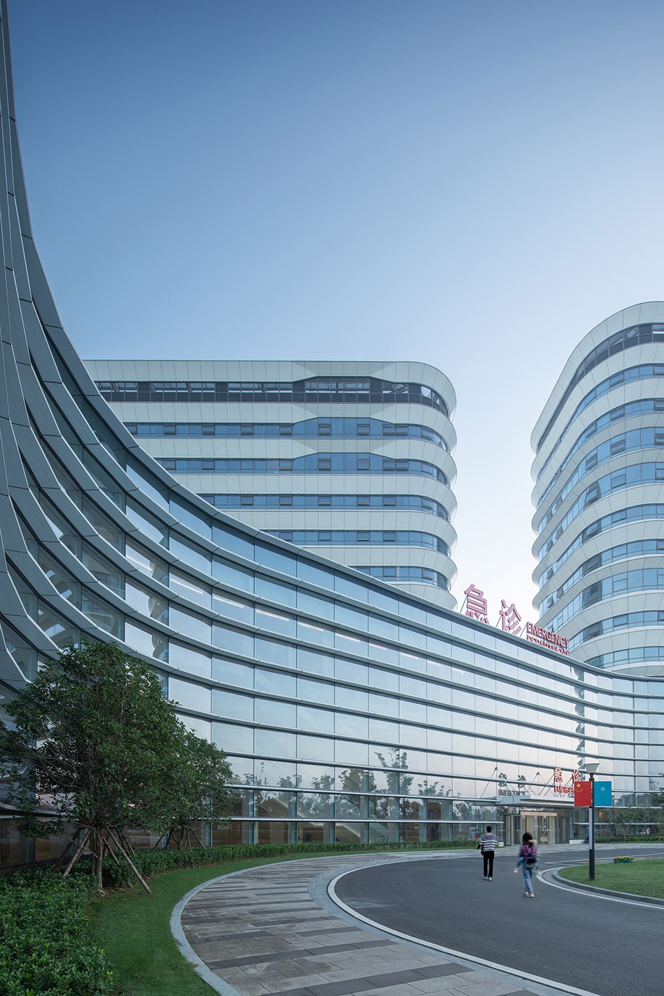 Huzhou Central Hospital by Perkins Will