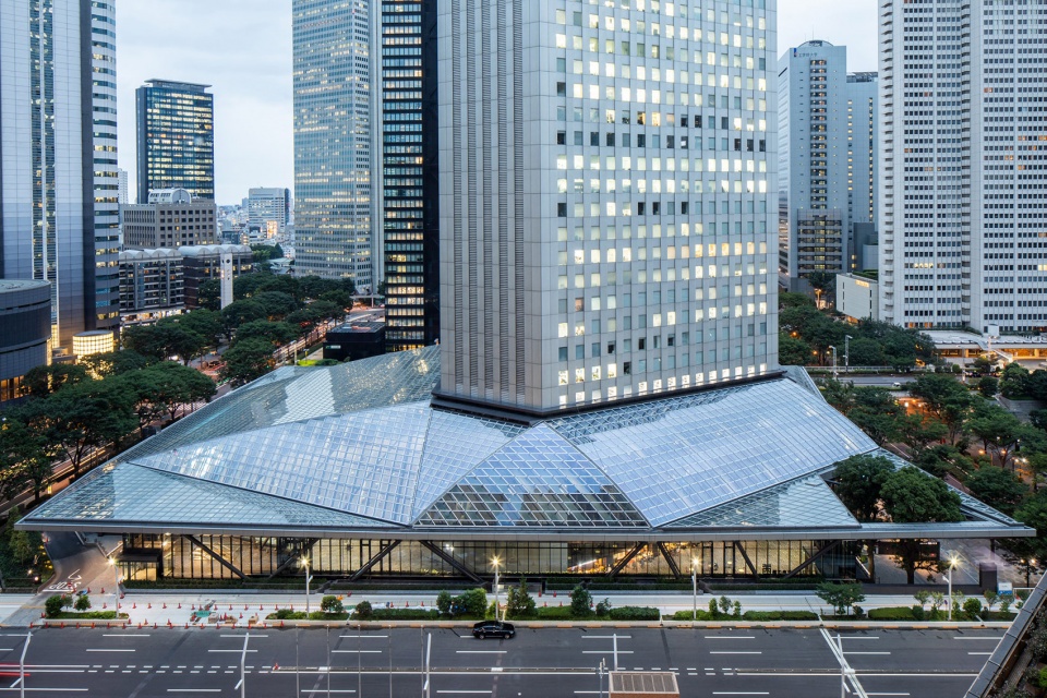 shinjuku sumitomo building by nikken sekkei ltd