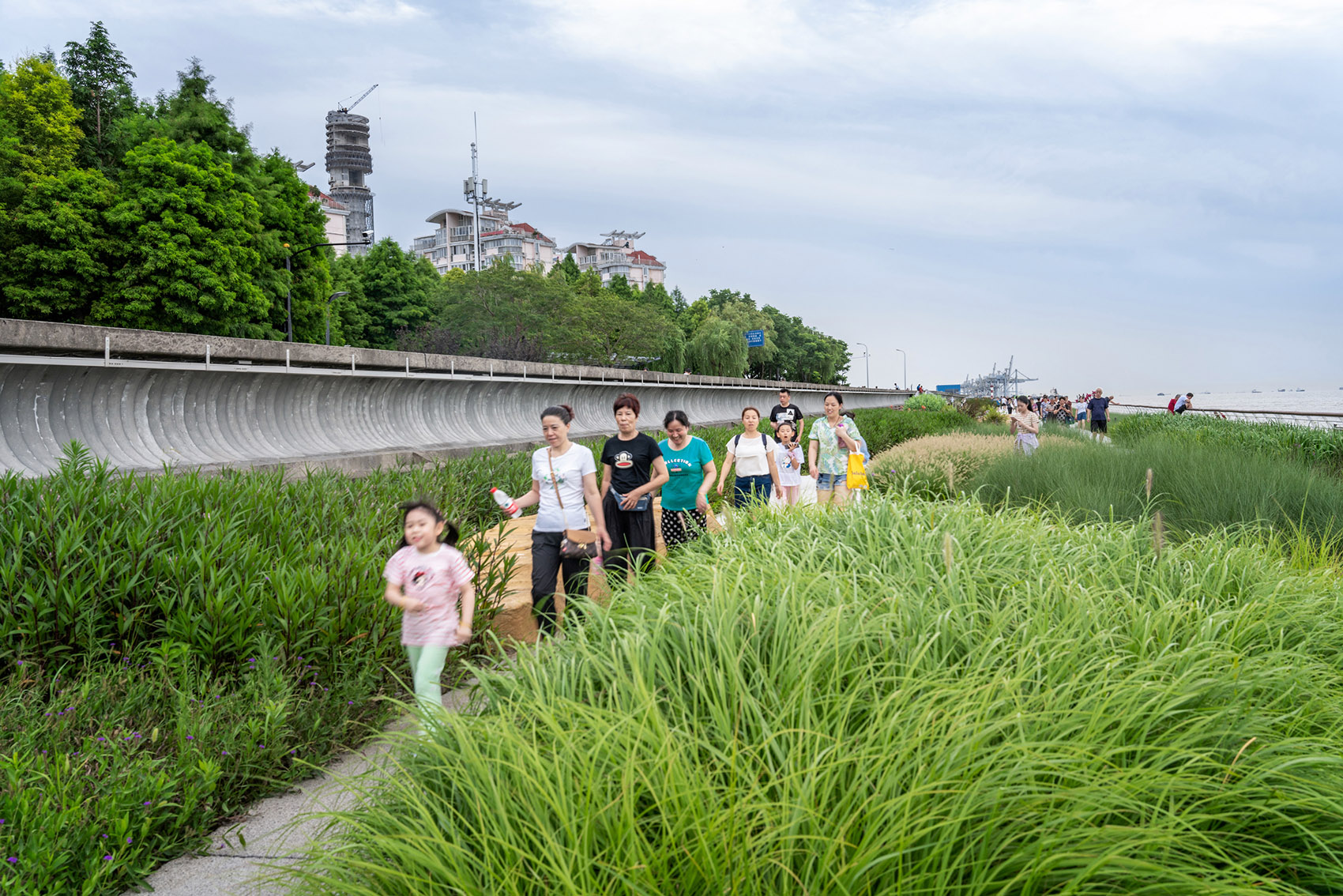 Ecological and Civic Transformation of the Waterfront of Baoshan Binjiang Phase I by Daguan Landscape Design