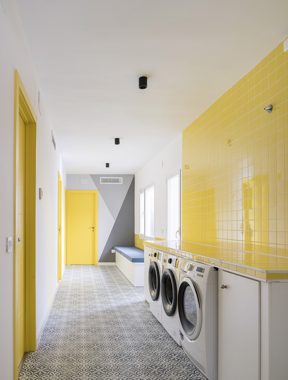 Getafe Student s residence by OOIIO Architecture