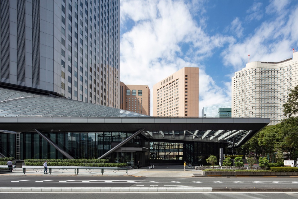 shinjuku sumitomo building by nikken sekkei ltd