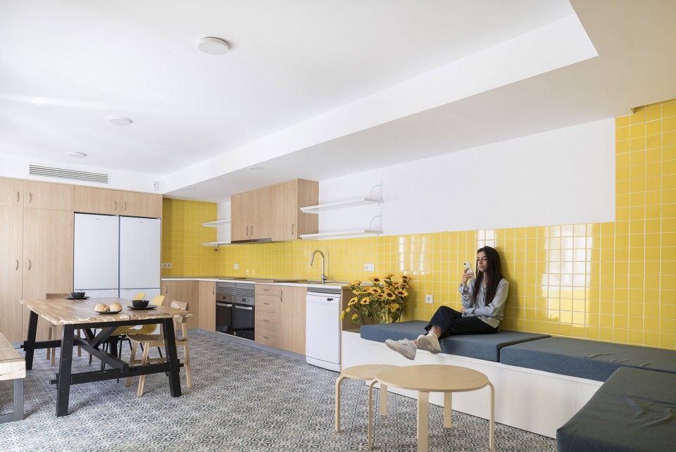 Getafe Student s residence by OOIIO Architecture