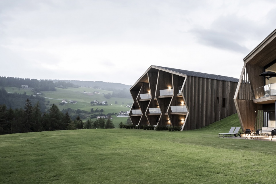 aeon hotel by noa