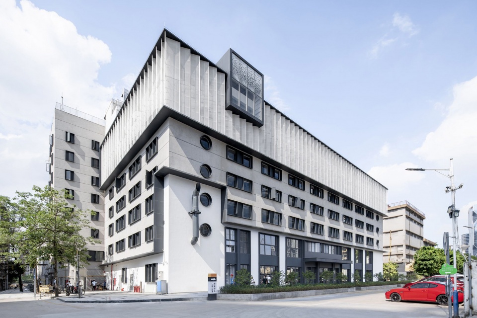 Pearl River Brewery Phase II Guangzhou by Atelier cnS