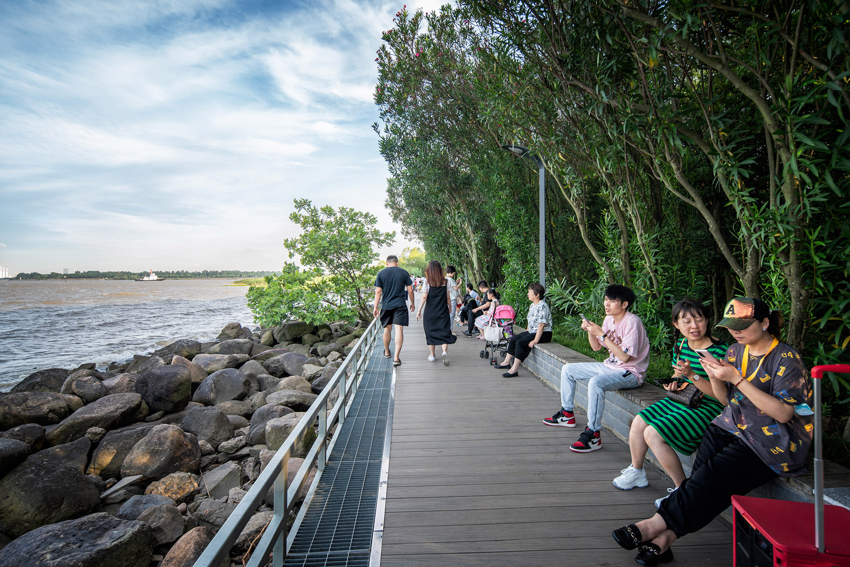 Ecological and Civic Transformation of the Waterfront of Baoshan Binjiang Phase I by Daguan Landscape Design