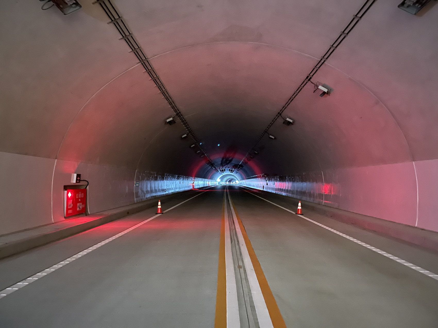 Yabakei Tunnel Hotel by Fumihiko Sano Studio