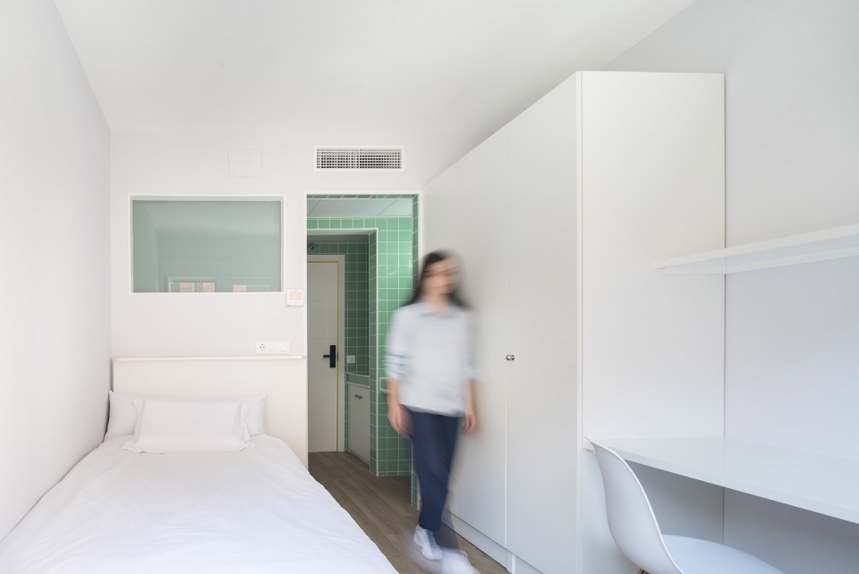 Getafe Student s residence by OOIIO Architecture