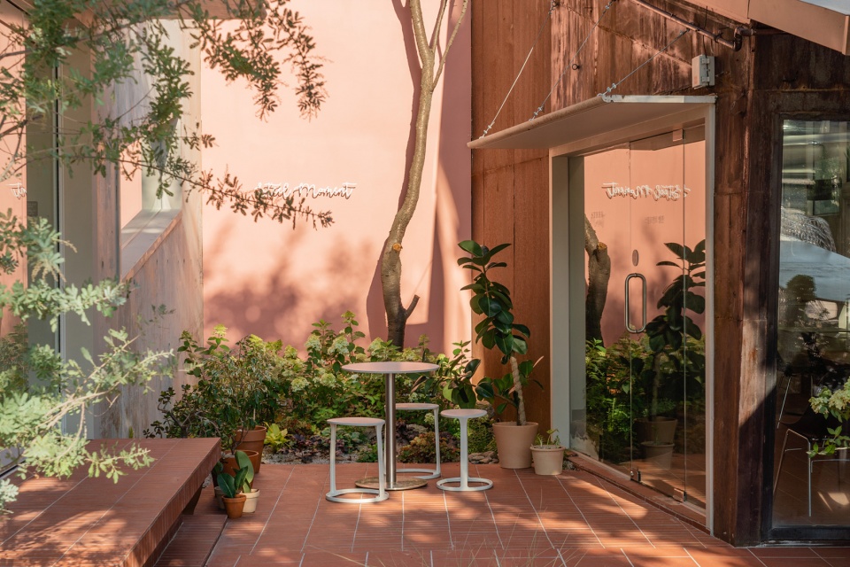 steel moment coffee shop and bakery by assemble project