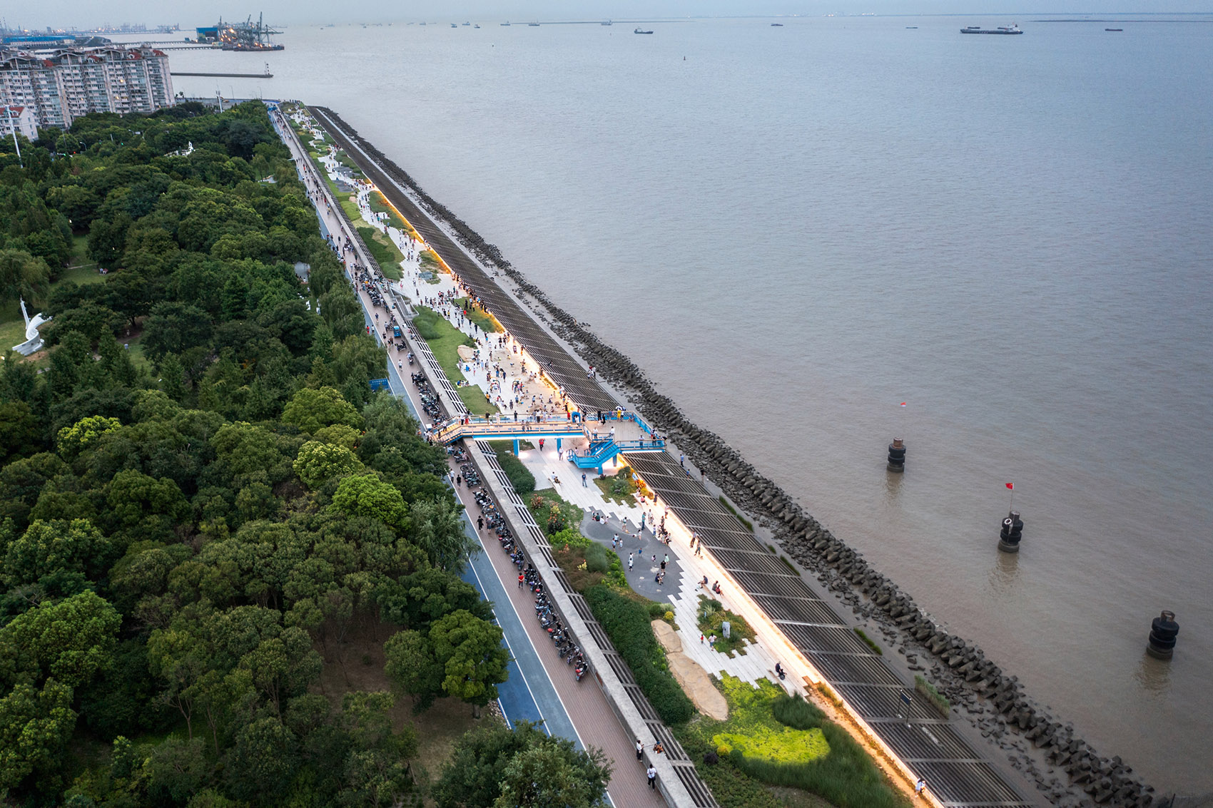 Ecological and Civic Transformation of the Waterfront of Baoshan Binjiang Phase I by Daguan Landscape Design