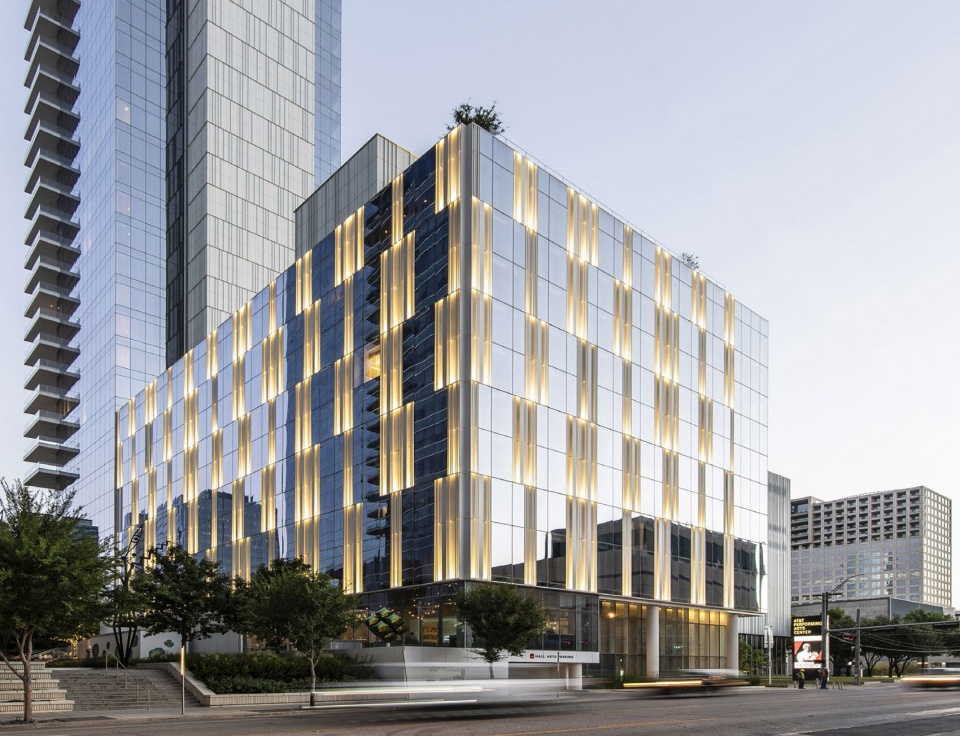 Hall Arts Hotel and Residences HKS