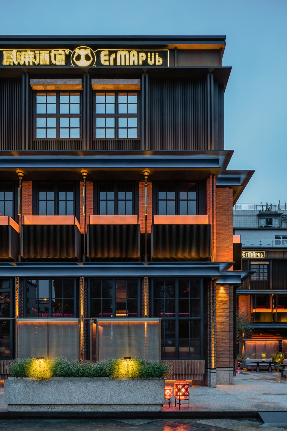 ermapub taikoo li china by hdc design