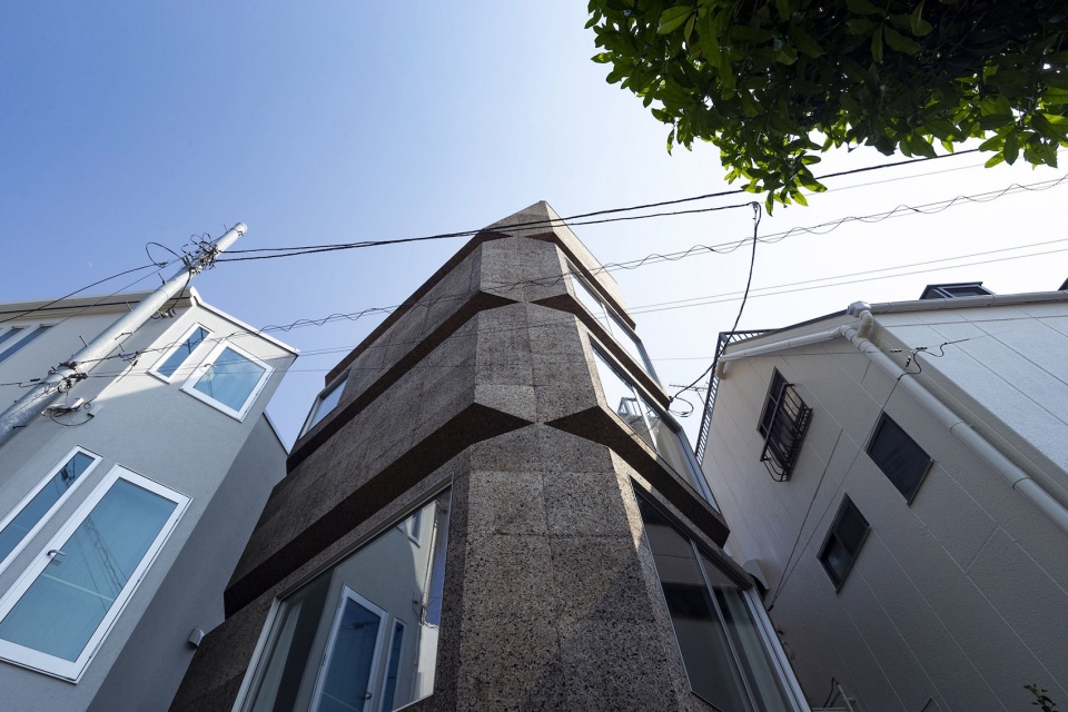 Bay Window Tower House Takaaki Fuji Yuko Fuji Architecture