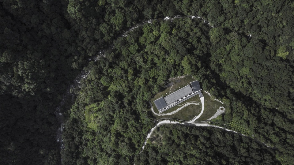 LONE M HOTEL QINLING Studio Qi