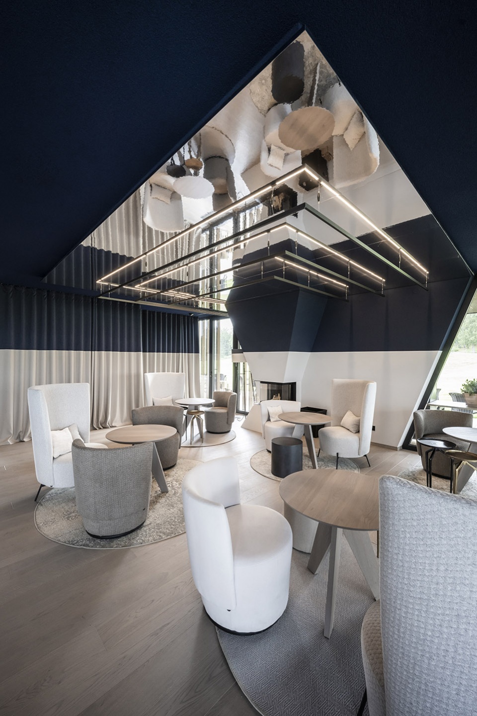 aeon hotel by noa