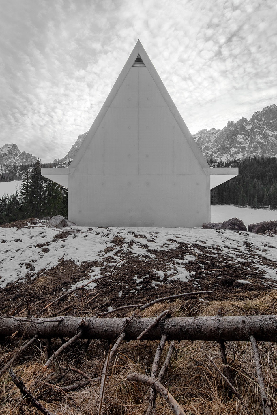Service Building Kreuzbergpass Pedevilla