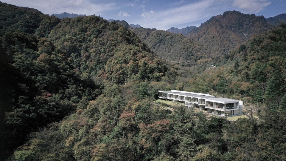 LONE M HOTEL QINLING Studio Qi