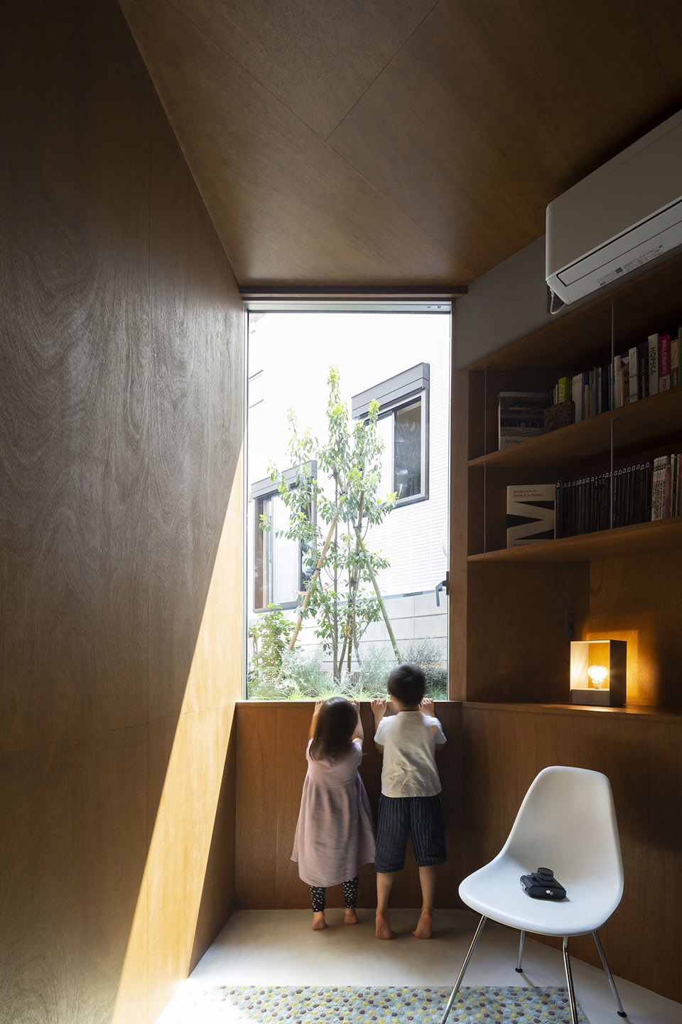 Bay Window Tower House Takaaki Fuji Yuko Fuji Architecture